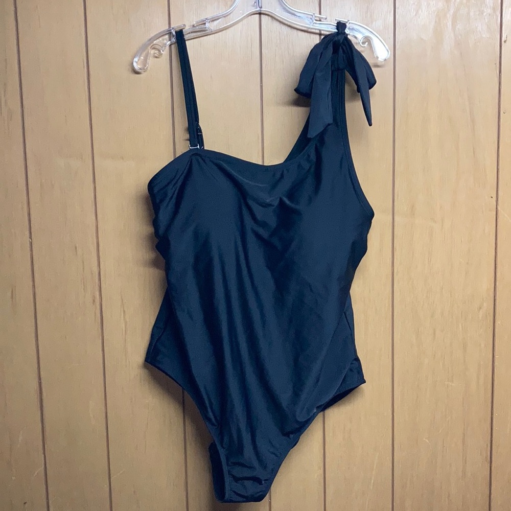 Kona Sol NWOT Swimsuit Black One piece